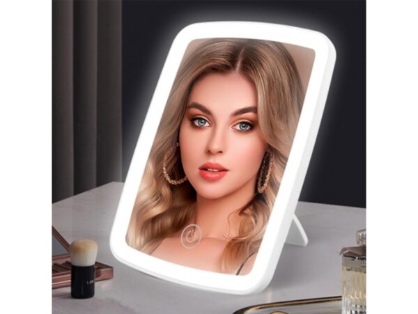 LUSTERKO DO MAKIJAŻU Z OŚWIETLENIEM LED