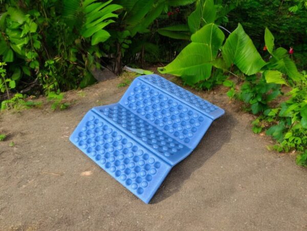 MATA DO SIEDZENIA SKŁADANA - niebieski