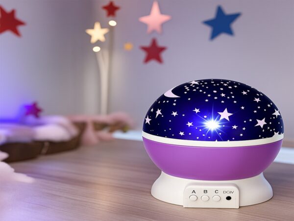 LAMPKA NOCNA NA USB KULA GWIAZDKI PROJEKTOR - fioletowy