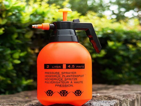 OPRYSKIWACZ RĘCZNY 2L