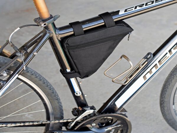 TORBA SAKWA ROWEROWA POD RAMĘ NA ZAMEK - czarny bez napisu