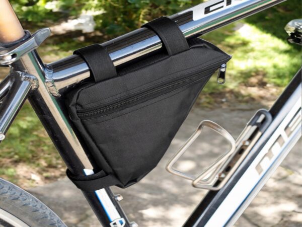 TORBA SAKWA ROWEROWA POD RAMĘ NA ZAMEK - czarny bez napisu