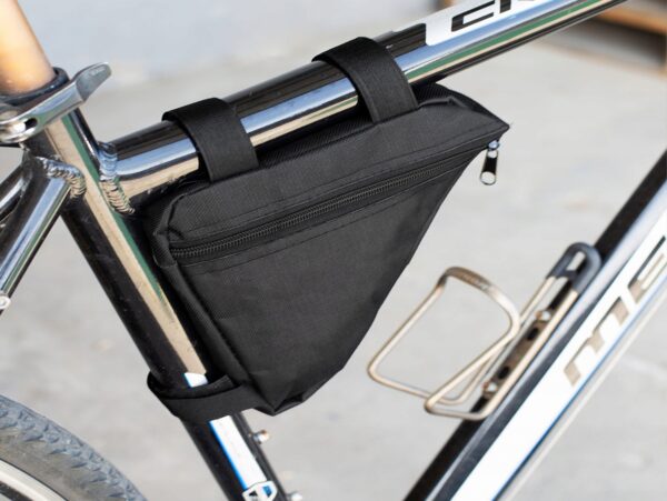 TORBA SAKWA ROWEROWA POD RAMĘ NA ZAMEK - czarny bez napisu