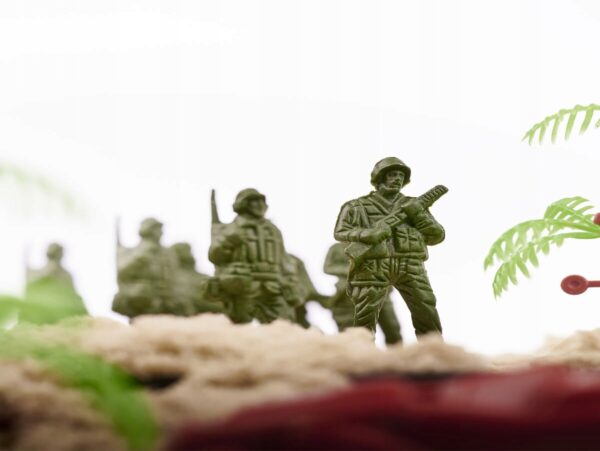 ŻOŁNIERZYKI ZESTAW FIGUREK MILITARNYCH