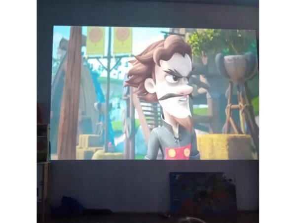 EKRAN PROJEKCYJNY PRZENOŚNY 100 CALI 221x125CM + PROJEKTOR SMART