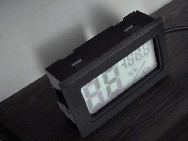 HIGROMETR TERMOMETR Z SONDA HUMIDOR TERRARIUM