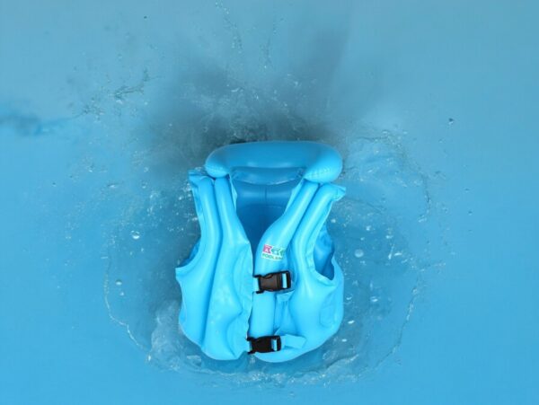 KAMIZELKA DMUCHANA DO PŁYWANIA - niebieski