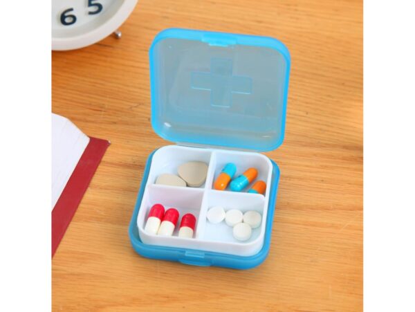 POJEMNIK ORGANIZER NA LEKI 4 KOMORY - niebieski