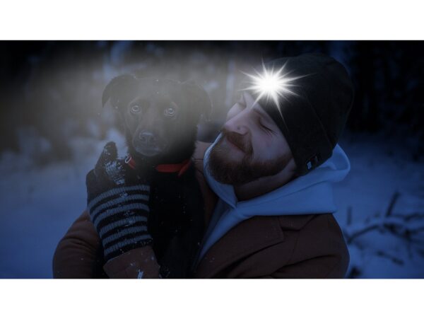 CZAPKA ZIMOWA Z LAMPKĄ LED - czarny