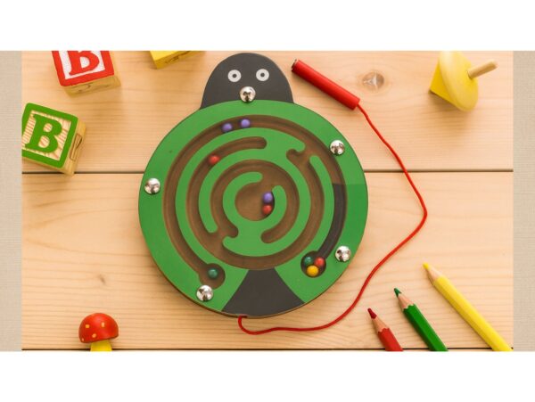 LABIRYNT MAGNETYCZNY GRA ZRĘCZNOŚCIOWA - biedronka zielona