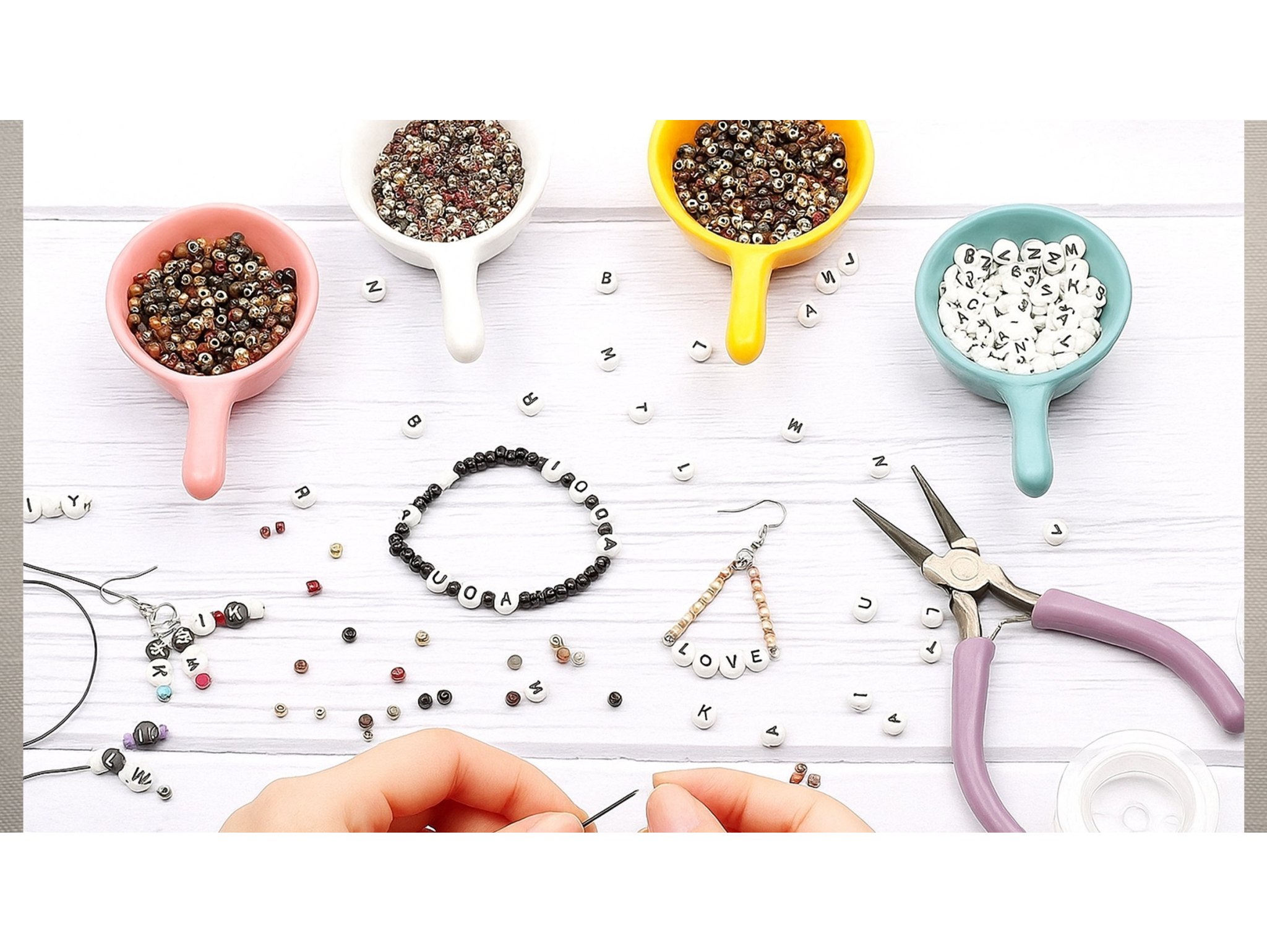 ZESTAW KORALIKÓW DO ROBIENIA BRANSOLETEK