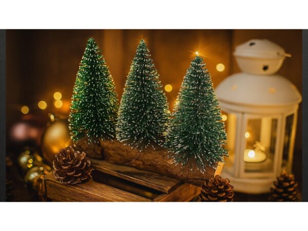 CHOINKI OPRUSZONE ŚNIEGIEM NA PNIU 4SZT 8CM