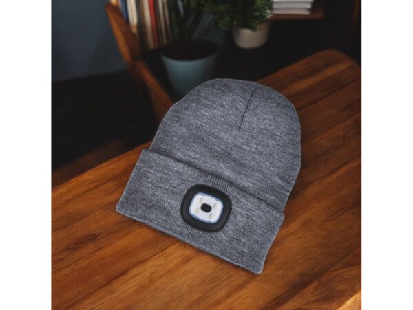 CZAPKA ZIMOWA Z LAMPKĄ LED - szary