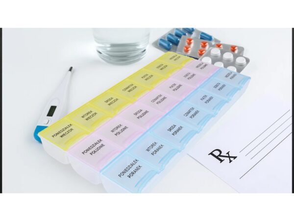 POJEMNIK ORGANIZER NA LEKI 21 KOMORY - polskie napisy