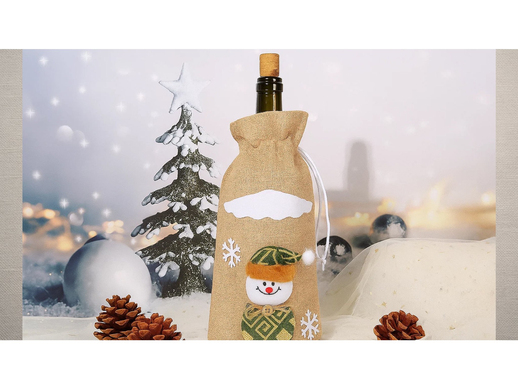 POKROWIEC UBRANKO NA BUTELKĘ ŚWIĄTECZNE - beżowy bałwan