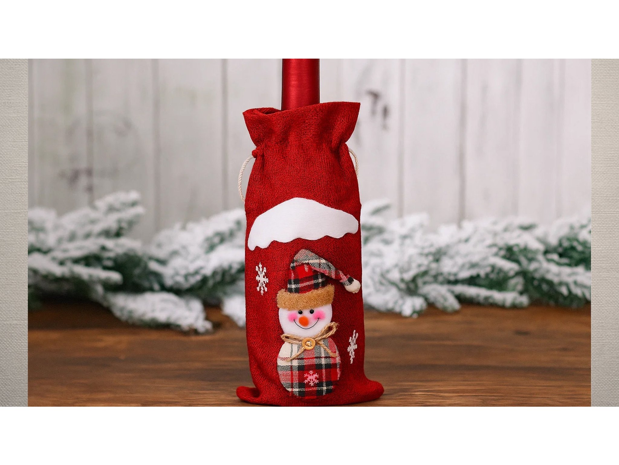 POKROWIEC UBRANKO NA BUTELKĘ ŚWIĄTECZNE - czerwony bałwan