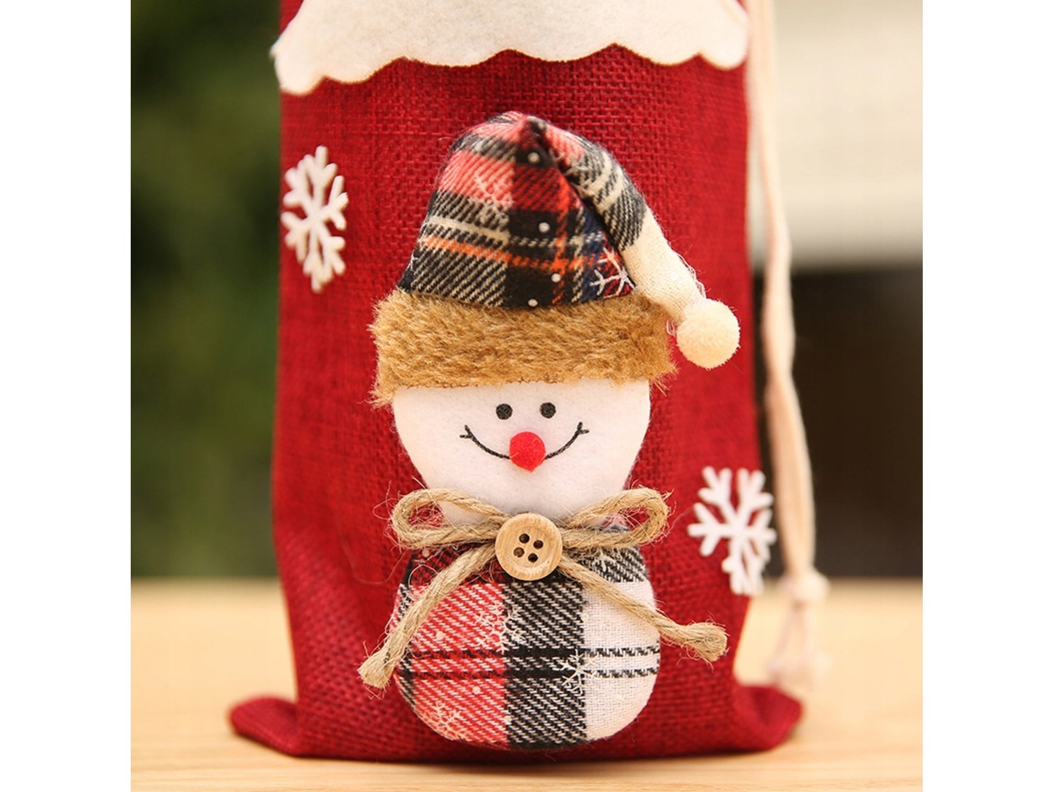 POKROWIEC UBRANKO NA BUTELKĘ ŚWIĄTECZNE - czerwony bałwan