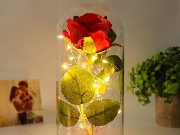WIECZNA RÓŻA W SZKLE LED ŚWIECĄCA