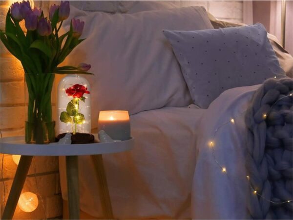 WIECZNA RÓŻA W SZKLE LED ŚWIECĄCA