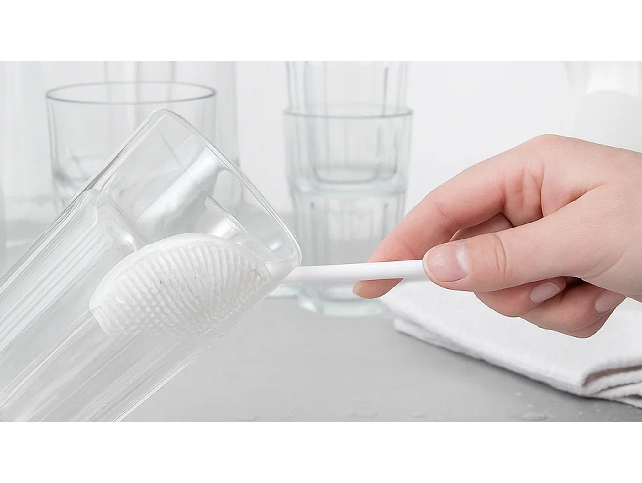 SZCZOTKA DO CZYSZCZENIA KUBKÓW SZKLANEK