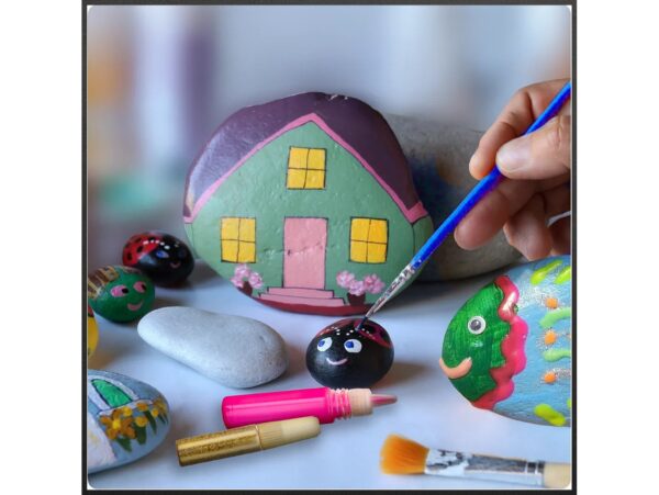 ZESTAW DO MALOWANIA KAMIENI ŚWIECĄCYCH W CIEMNOŚCI