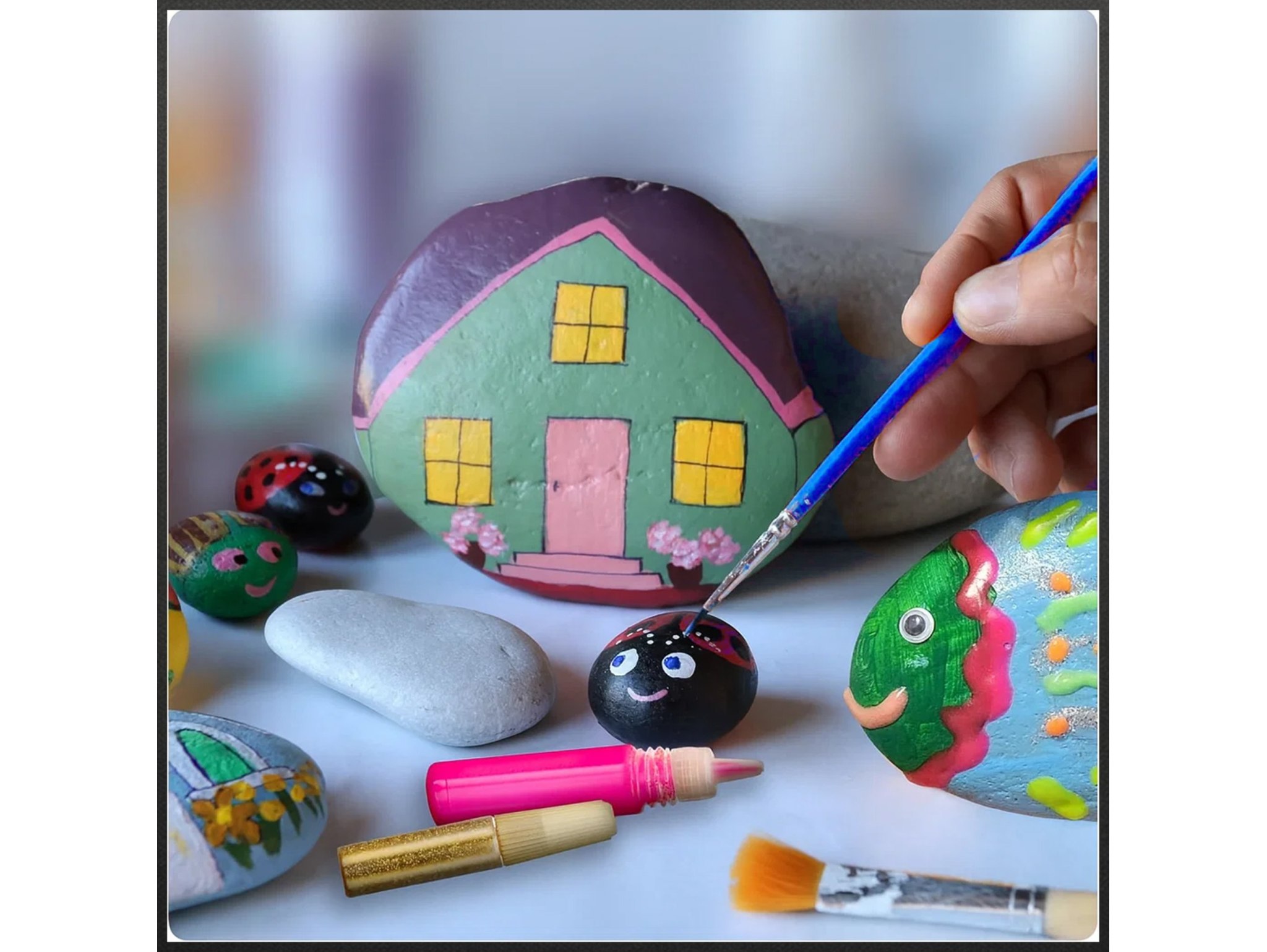 ZESTAW DO MALOWANIA KAMIENI ŚWIECĄCYCH W CIEMNOŚCI